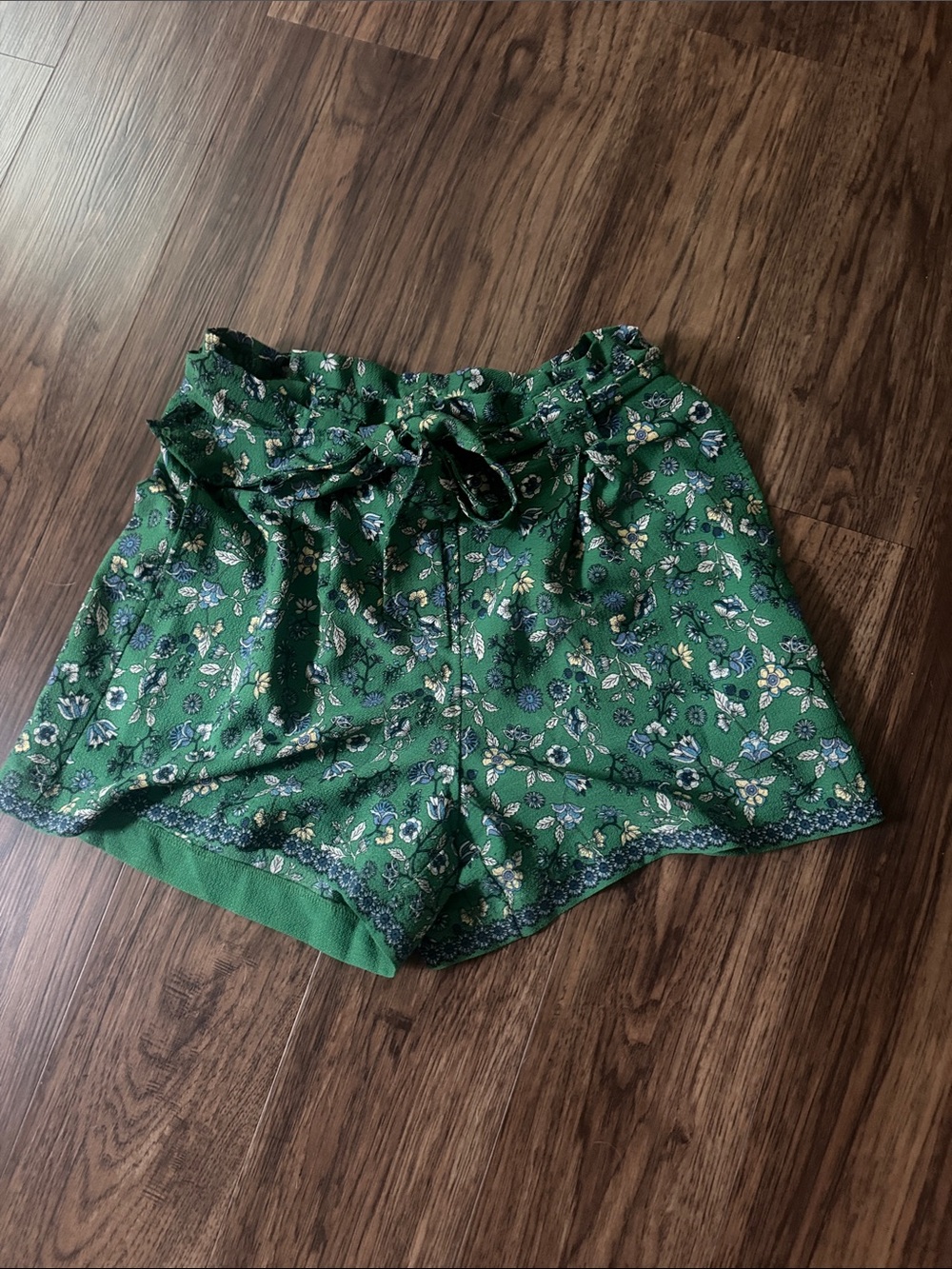 Max Studio Green Floral Paperbag Waist Shorts